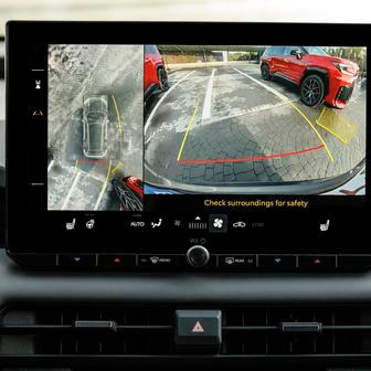 Mimoto Japonci zapracovali i na rozlišení kamer, ve vyšších výbavách nechybí 360stupňový pohled.