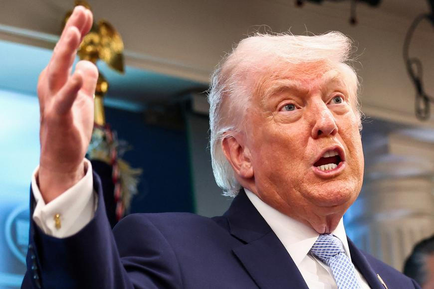 Trump hrozí Íránu zničením jeho civilizace, pokud neuzavře dohodu