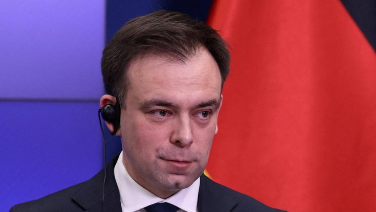 Polské ministerstvo financí potvrdilo, že jako hlavní organizátory chystané emise dolarových dluhopisů pověřilo banky Citigroup, Goldman Sachs, JPMorgan Chase a Société Générale. Na snímku je ministr financí a hospodářství Andrzej Domanski.