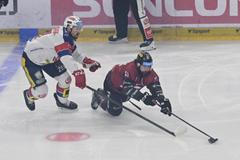 Tomáš Dvořák a Roman Horák v zápase Sparta - Pardubice