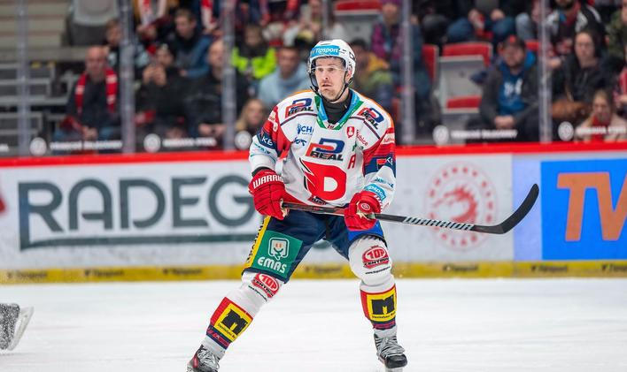 Roman Červenka v dresu Pardubic