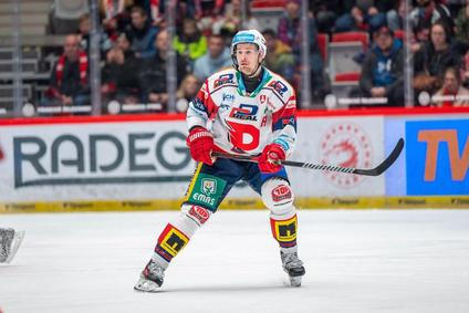 Roman Červenka v dresu Pardubic