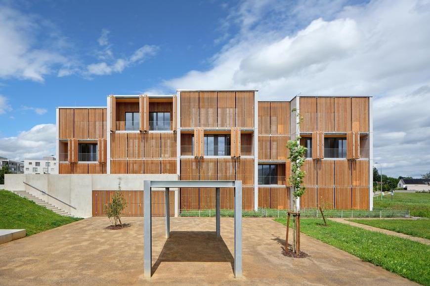 Trefa do černého ve Žďáru nad Sázavou? Dostupné dřevostavby jako nové sídliště