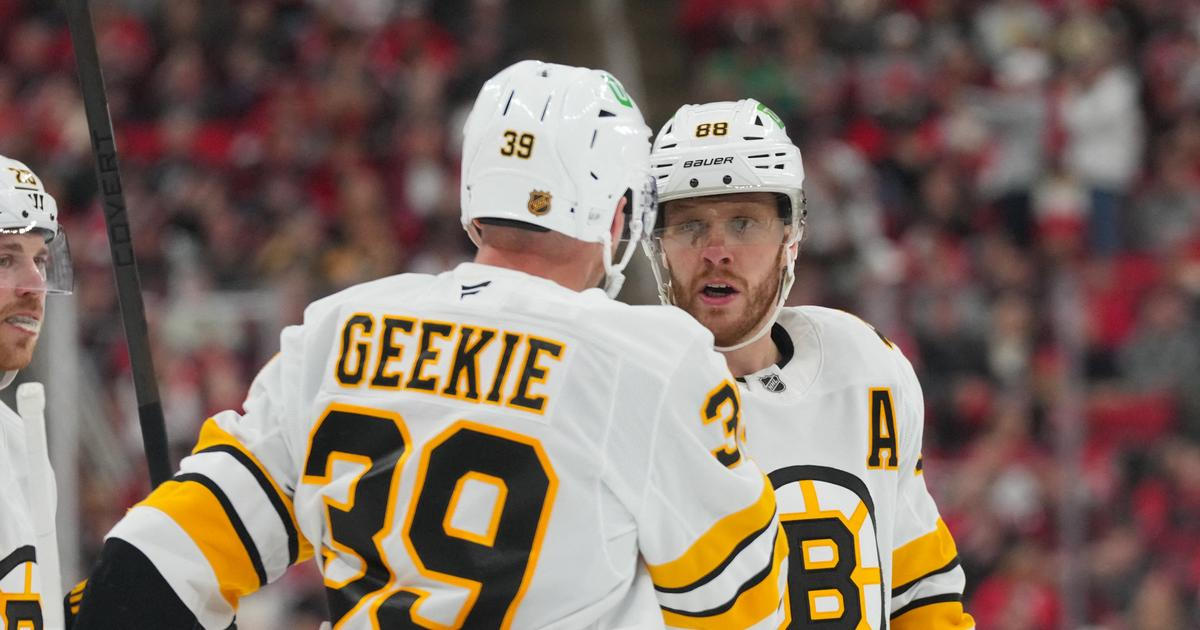 Pastrňák nadchl úchvatným sólem. Nečas si připsal další vítězný gól