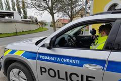 Policie, měření rychlosti, ilustrační foto.