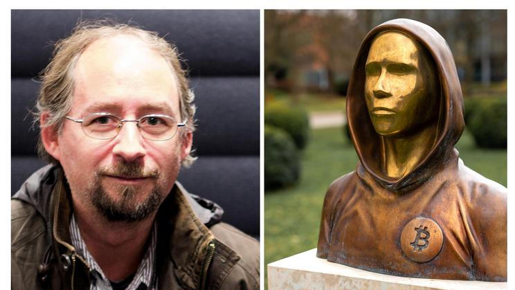 Systém Bitcoinu vytvořil anonymní vývojář nebo skupina vývojářů pod pseudonymem Satoši Nakamoto. Poprvé se objevil 3. ledna 2009.