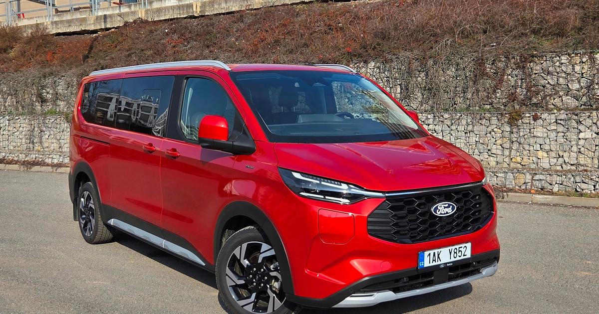 Jedno auto, nekonečné možnosti. Ford Tourneo Custom dokáže ohromit