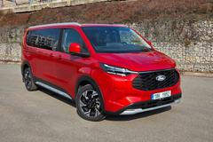 Ford Tourneo Custom je všestranný automobil pro rodinu i podnikání.