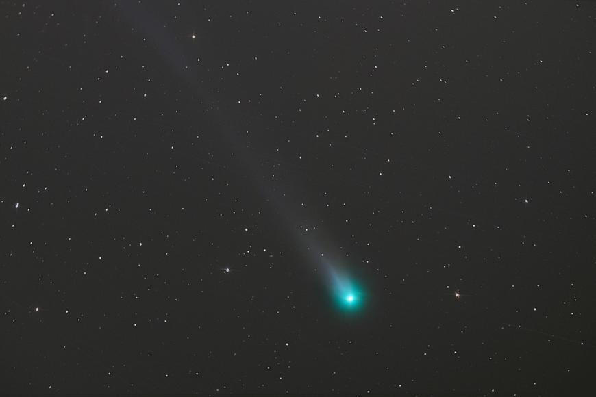 Na obloze se něco děje. V příštích dnech půjde pouhým okem pozorovat vzácnou kometu