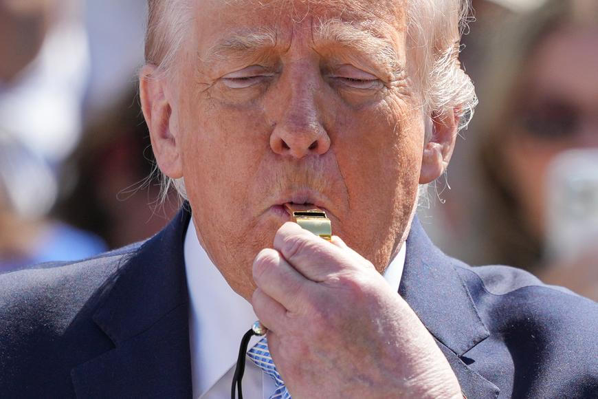 Jestřábi zrazovali Trumpa od příměří. „Bylo to divoké,“ odhalují detaily ze zákulisí