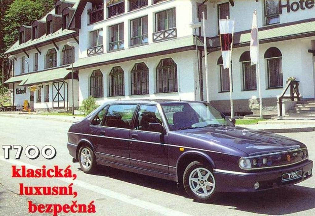 Když přišla na trh, stála T700 necelých 1,4 milionu korun. Během pár měsíců ale podražila na 1,5 milionu a po modernizaci v roce 1997 cena ještě vzrostla.