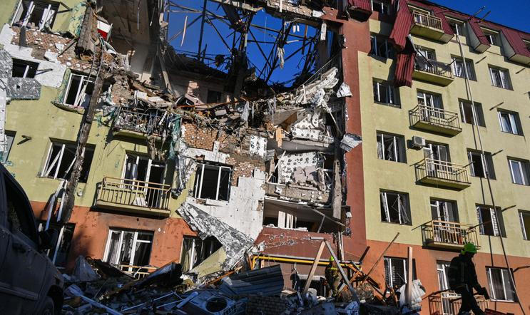 Ruské drony v noci opět napadly Oděskou oblast, kde poškodily objekt kritické infrastruktury. Nálet si nevyžádal oběti či raněné, na odstranění škod se pracuje, informoval náčelník správy tohoto regionu Oleh Kiper. Snímek byl pořízen přímo v Oděse.