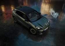 Dojezd dosahuje až 450 kilometrů a maximální nabíjecí výkon je 105 kW.