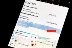 Asociace STK se zřejmě pokusila skrýt svého mluvčího Samuela Kocandu na svém webu. Byl tam „zamaskován“ bílou barvou. Šéf asociace Luděk Šíp přitom tvrdil, že žádného mluvčího neměl. Stav ke středečnímu večeru, 22:15.