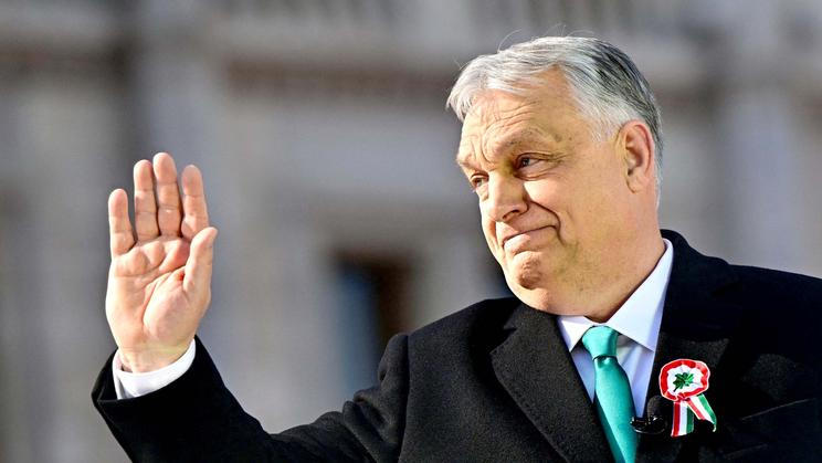 Maďarský premiér Viktor Orbán mimo jiné tvrdí, že výhra opozice ve volbách by znamenala zavlečení Maďarska do války na Ukrajině.