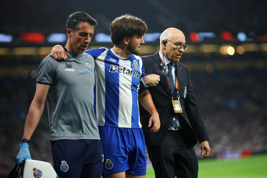 Bizarní gól šokoval Evropu a pomohl outsiderovi z Anglie