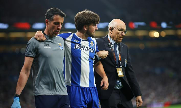 Solný zápas skončil pro Martima Fernandese zraněním