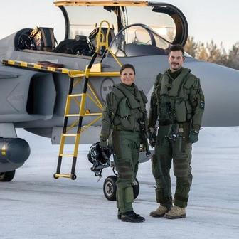 Princezny na cvičáku: Stíhačky, dril a vojenská služba budoucích panovnic