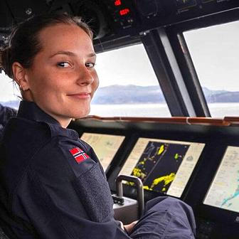 Princezny na cvičáku: Stíhačky, dril a vojenská služba budoucích panovnic