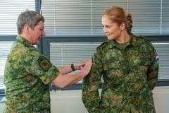 Princezny na cvičáku: Stíhačky, dril a vojenská služba budoucích panovnic