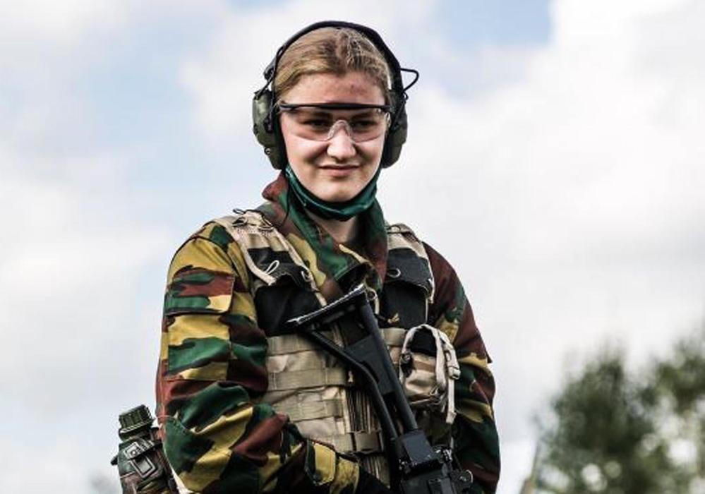 Princezny na cvičáku: Stíhačky, dril a vojenská služba budoucích panovnic