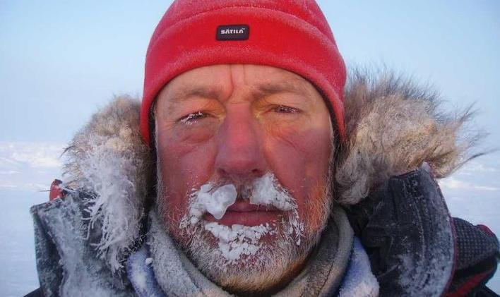 Polární prostředí, které mnozí romantizují, Jakeš vnímal střízlivě. A stejný pohled předával dál.