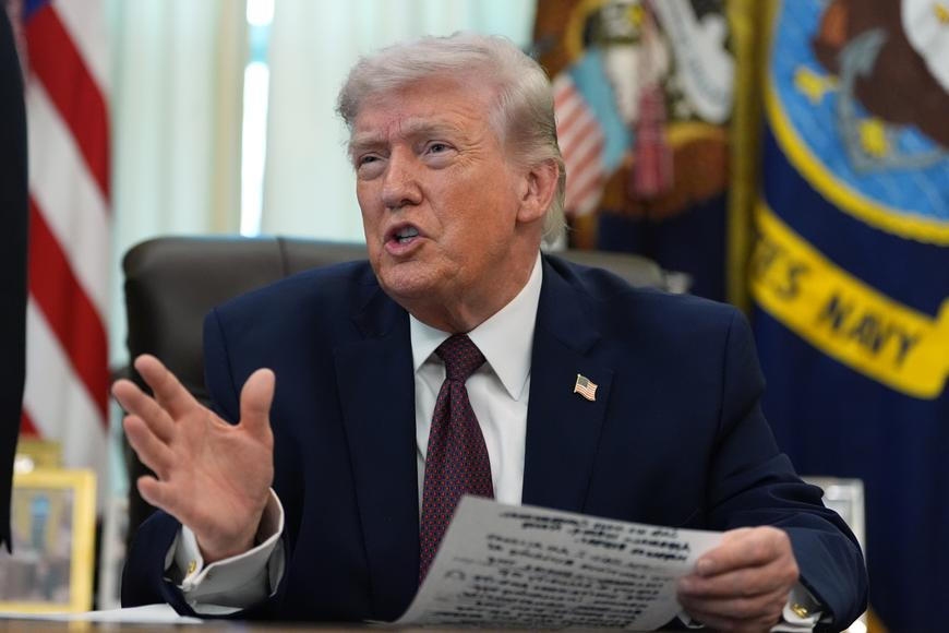 „Podnikáme reset.“ Trump hrozí Íránu novými údery, pokud mírová jednání selžou