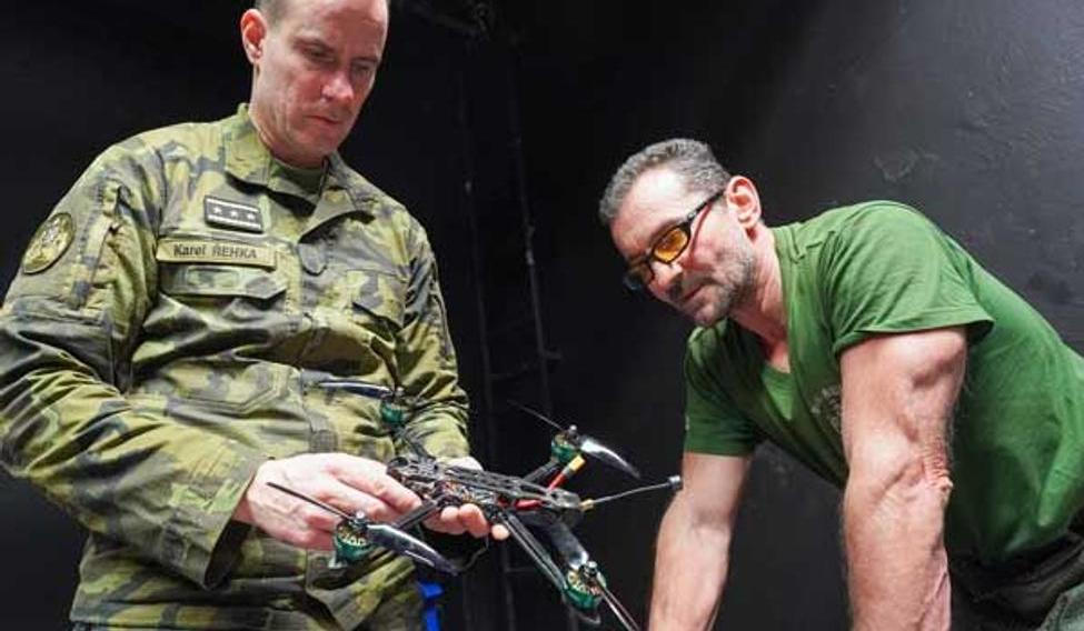 Ondřej Vetchý propaguje sbírku na drony Nemesis (leden 2024)