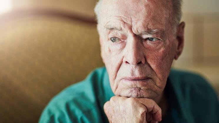 Jak spíte, tak stárnete. Vědci odhalili varovný signál alzheimera