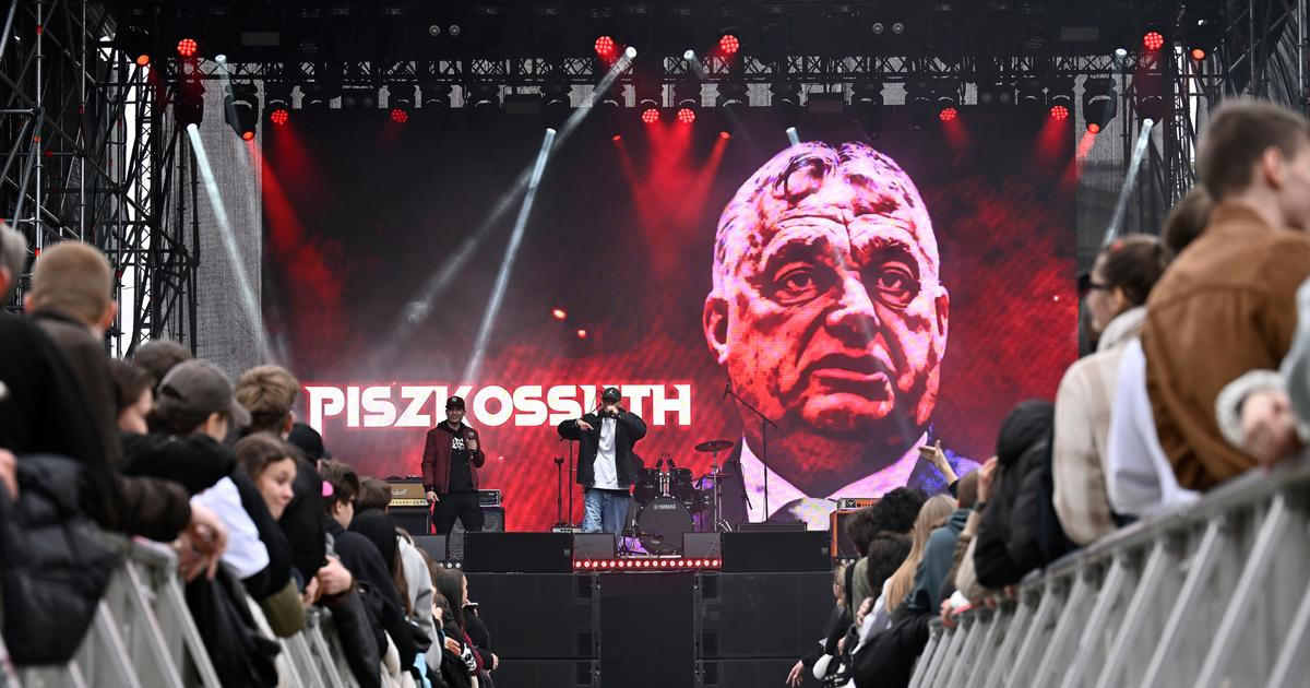 „Rusové, jděte domů!“ Desetisíce lidí v Budapešti přišly na koncert proti Orbánovi