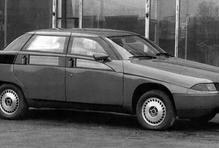 Sedan 2143 Jauza měl nahradit model Aleko, využíval ale některé jeho komponenty,