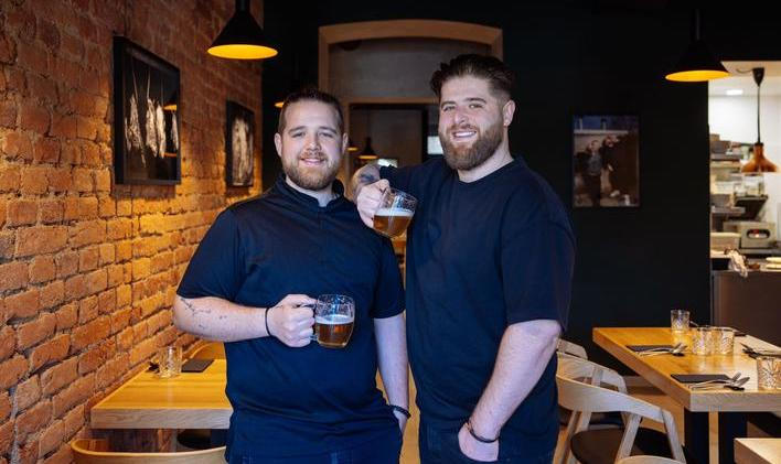 Restaurace Kamin, Marek a Jan Macháčovi