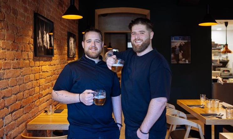 Restaurace Kamin, Marek a Jan Macháčovi