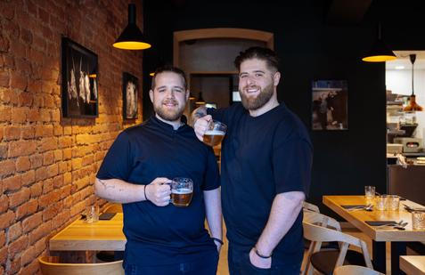 Restaurace Kamin, Marek a Jan Macháčovi