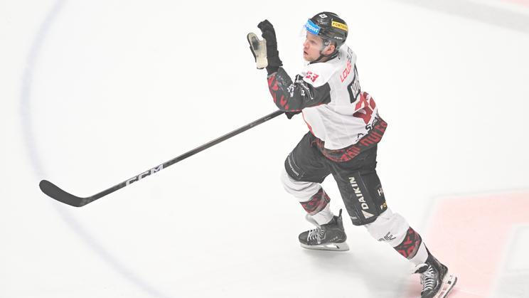 Pavel Kousal v extraligovém semifinále Pardubice - Sparta