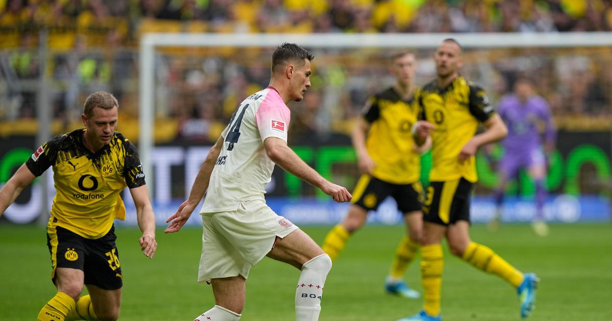 Žolík Schick pálil šance, přesto Leverkusen ve šlágru udolal Borussii Dortmund