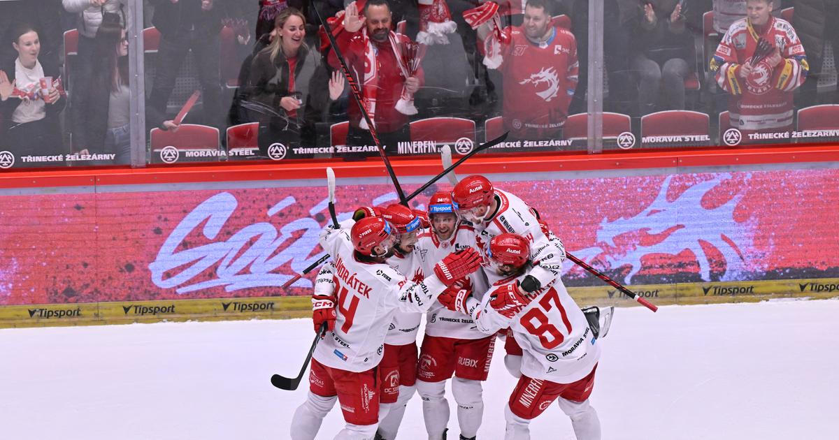Třinec v euforii. Přetlačil Vary v prodloužení a zahraje si sedmé finále během osmi let