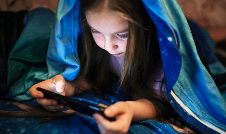 „V Česku je největší hrozbou sexuální zneužívání dětí. Pachatelé často k seznámení využívají online her, případně různých komunikačních platforem,“ říká krizový psycholog Štěpán Vymětal.