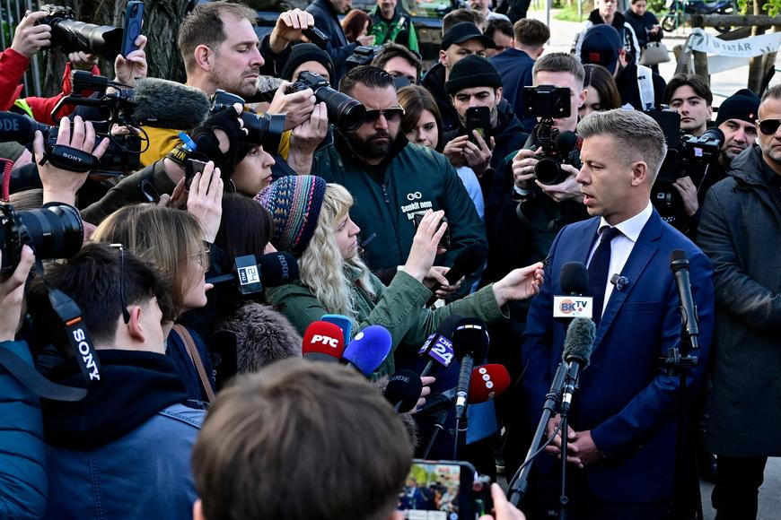 Magyar či Orbán? Maďaři hlasují, volební účast je rekordní. Očima reportéra Aktuálně.cz