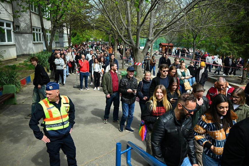 Maďarské volby skončily, účast trhá letité rekordy. Padají ale i obvinění z podvodů