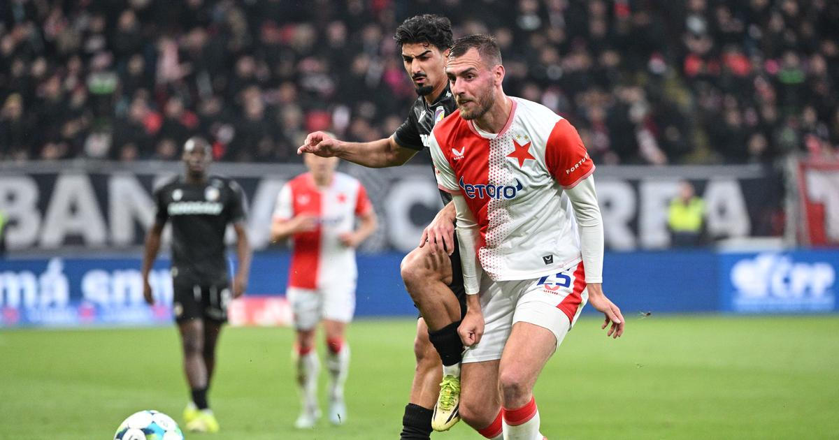 Chorý dostal za plivanec červenou, Slavia tak s Plzní urvala jen bod