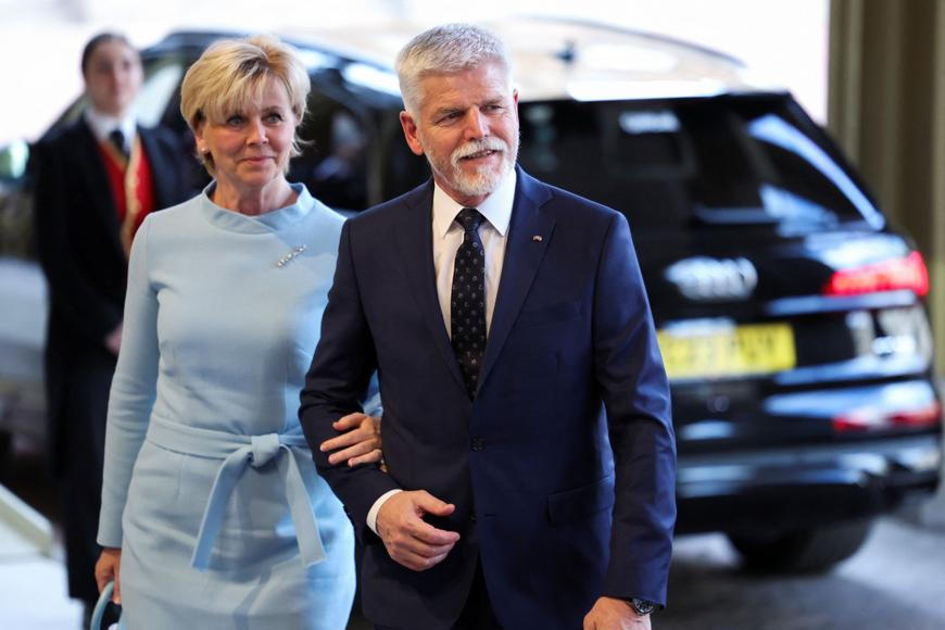 Prezident odletěl na návštěvu Argentiny, potká se s Mileiem