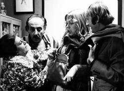 Stella Zázvorková, Miloš Kopecký, Dagmar Havlová, Luděk Sobota ve snímku Zítra to roztočíme, drahoušku...!