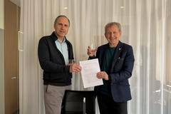 Majitel nakladatelství Bourdon Ivan Pilip a spisovatel Martin Vopěnka, který se rozhodl prodat své nakladatelství Práh.