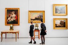 Částečně prodejní výstava Masterpieces Prague představuje výběr výjimečných uměleckých děl, starožitností a sběratelských artefaktů ze soukromých sbírek. Probíhá v pražském Mánesu do 28.dubna 2026.