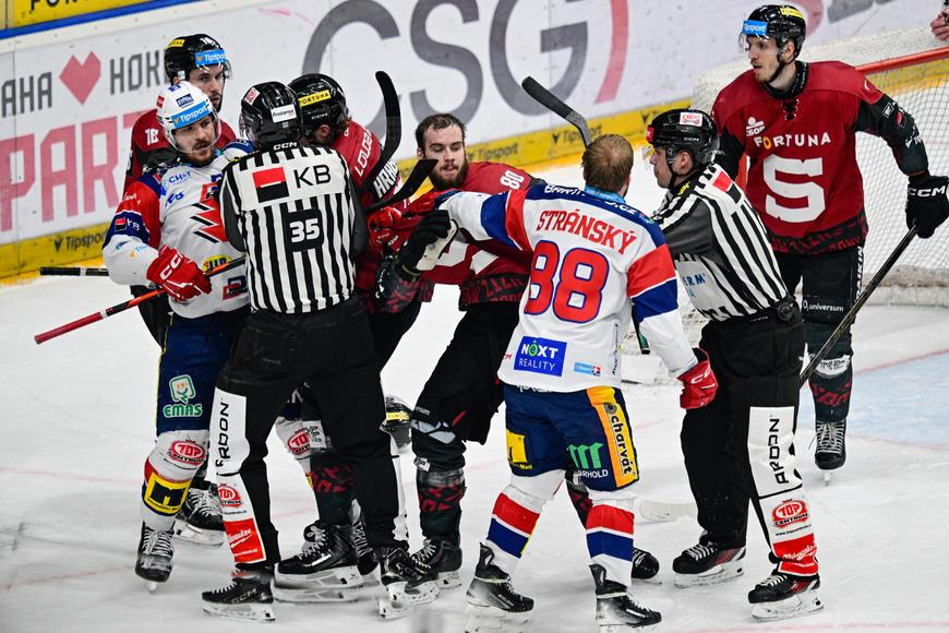 Těžko to přenáším přes srdce, říká legenda Pardubic. Dědek? To aby se hrálo v teráriu