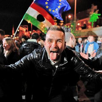 Budapešť v noci po volbách: Jedni slaví, druzí ztichli