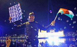 Budapešť v noci po volbách: Jedni slaví, druzí ztichli