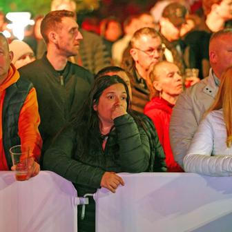 Budapešť v noci po volbách: Jedni slaví, druzí ztichli