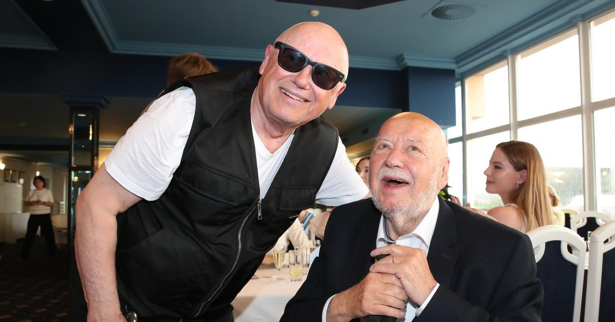 „Nesmírně vtipný a plný mladistvé energie“. Kolegové vzpomínají na zesnulého Hybše